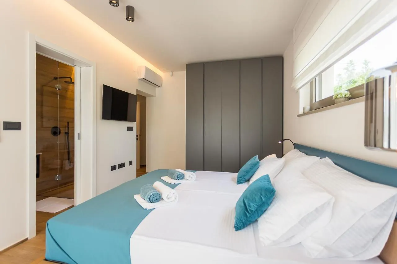 Luxury Villa One Way Banjole