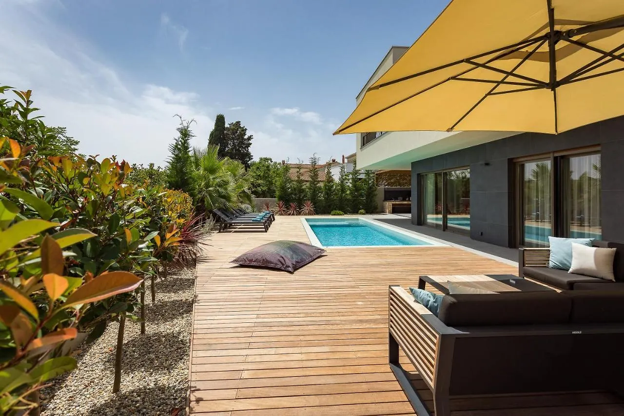 Luxury Villa One Way Banjole