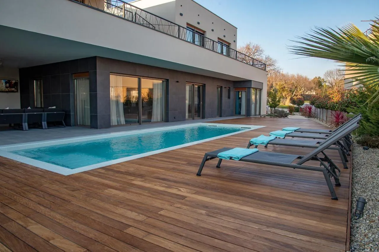 Luxury Villa One Way Banjole